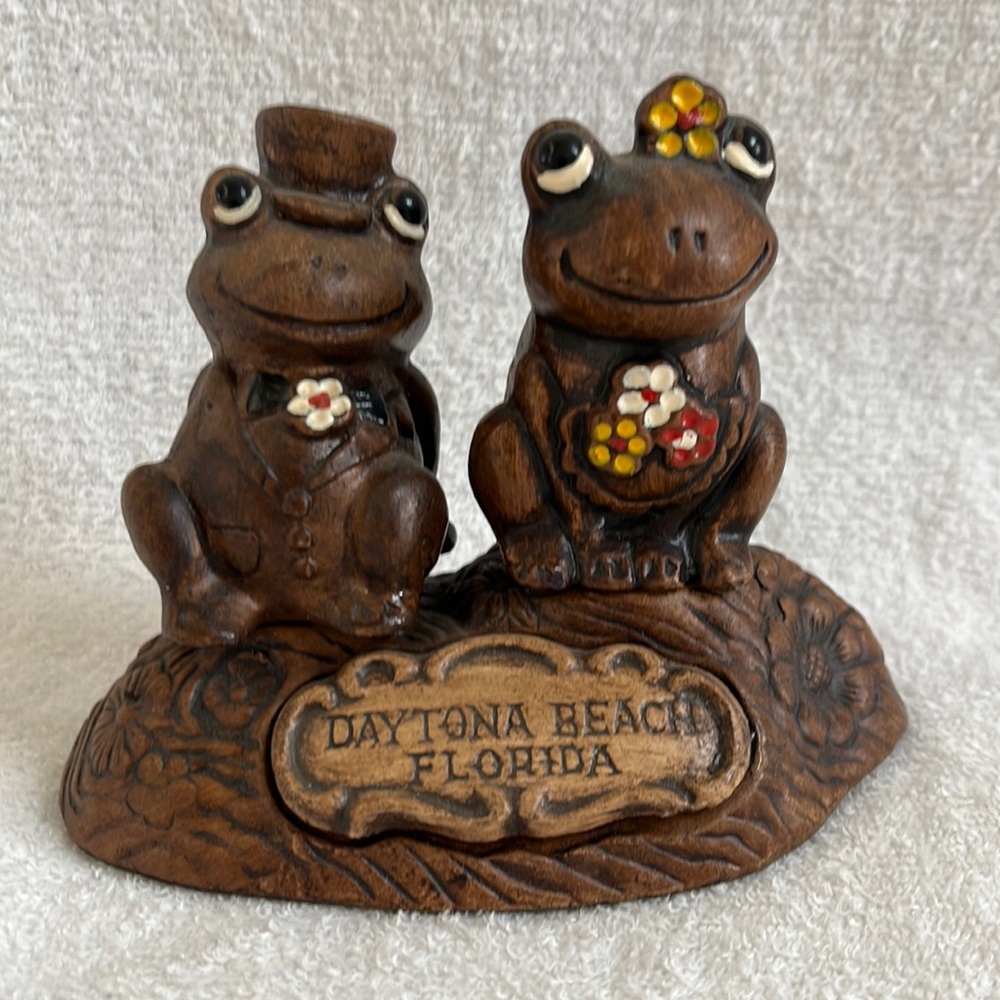 Vintage Frog Salt & Pepper Shakers Daytona Beach Florida